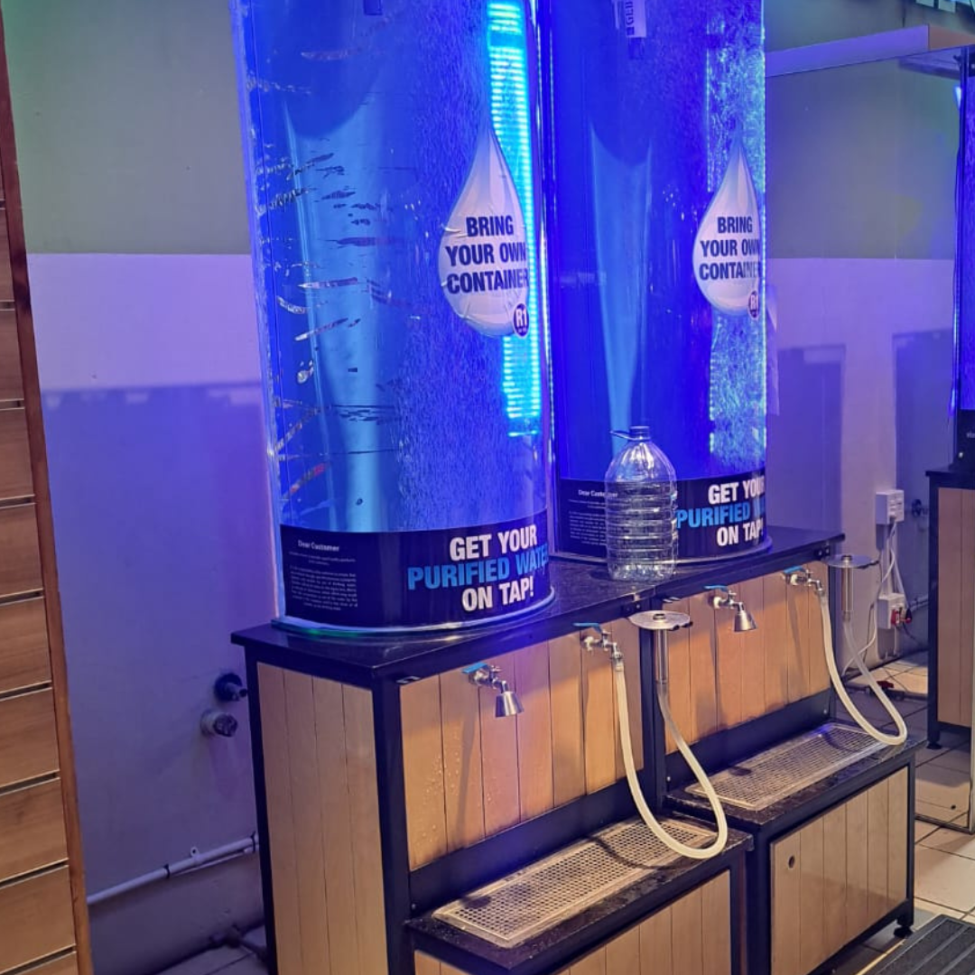 200 Liter Half Moon Glass Tank